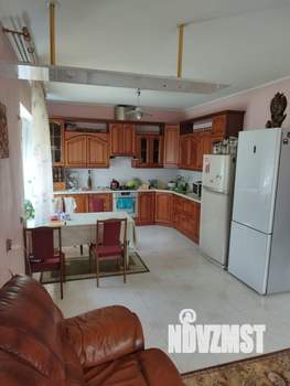 Дом 263м², 3-этажный, участок 6 сот.