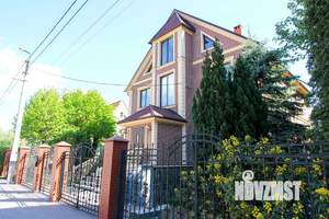 Дом 400м², 3-этажный, участок 10 сот.