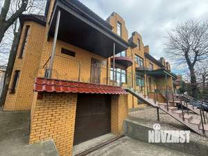 Таунхаус 300м², 3-этажный, участок 2 сот.