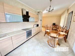 Дом 214м², 2-этажный, участок 4 сот.