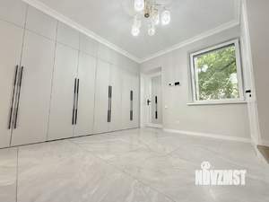 Дом 349м², 3-этажный, участок 8 сот.