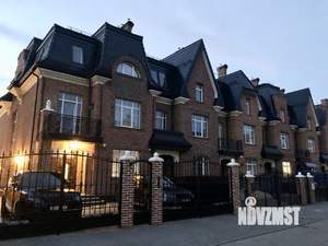 Таунхаус 323м², 3-этажный, участок 3 сот.