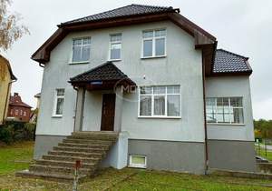 Дом 220м², 2-этажный, участок 6 сот.