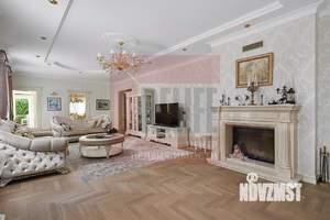 Дом 1001м², 4-этажный, участок 15 сот.