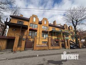 Таунхаус 300м², 3-этажный, участок 2 сот.