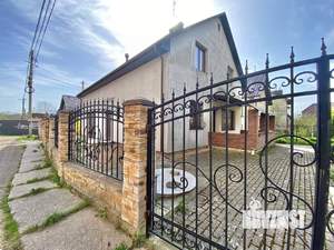 Дом 214м², 2-этажный, участок 4 сот.