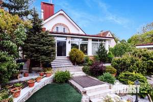 Дом 255м², 2-этажный, участок 11 сот.