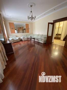 Дом 268м², 3-этажный, участок 6 сот.