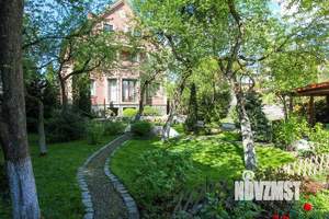 Дом 400м², 3-этажный, участок 10 сот.