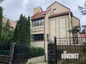 Дом 268м², 3-этажный, участок 6 сот.