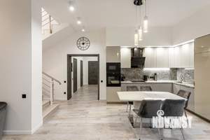 Дом 165м², 2-этажный, участок 7 сот.