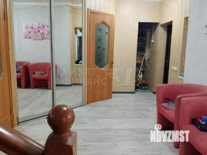 Дом 270м², 3-этажный, участок 4 сот.