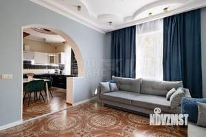 Дом 141м², 2-этажный, участок 4 сот.