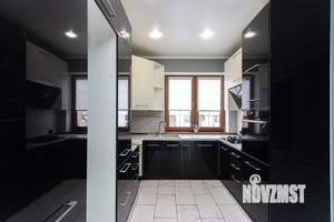 Дом 489м², 2-этажный, участок 6 сот.