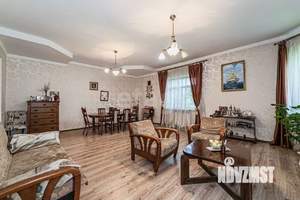 Дом 256м², 3-этажный, участок 5 сот.