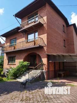 Дом 263м², 3-этажный, участок 6 сот.