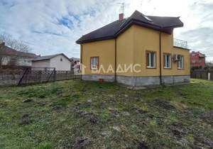 Дом 260м&sup2;, 2-этажный, на длительный срок, 