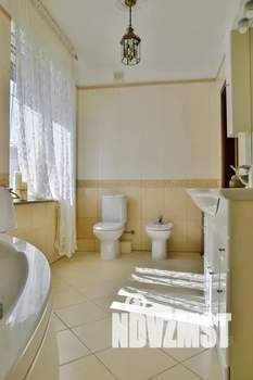 Дом 250м&sup2;, 2-этажный, посуточно, 