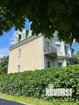 Таунхаус 250м&sup2;, 4-этажный, на длительный срок, 