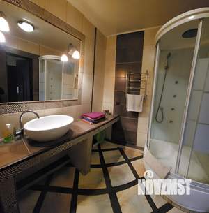 Дом 180м&sup2;, 2-этажный, посуточно, 