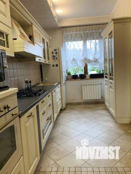 Таунхаус 175м&sup2;, 3-этажный, на длительный срок, 