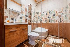 Коттедж 400м&sup2;, 3-этажный, на длительный срок, 