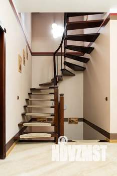 Дом 265м&sup2;, 4-этажный, посуточно, 