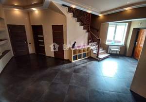 Дом 260м&sup2;, 2-этажный, на длительный срок, 