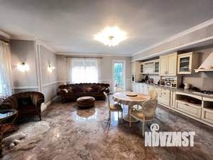 Дом 218м&sup2;, 3-этажный, посуточно, 