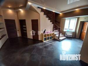 Дом 260м&sup2;, 2-этажный, на длительный срок, 