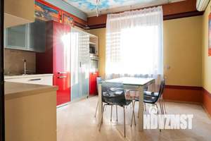 Дом 265м&sup2;, 4-этажный, посуточно, 