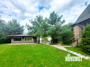 Дом 180м&sup2;, 2-этажный, посуточно, 