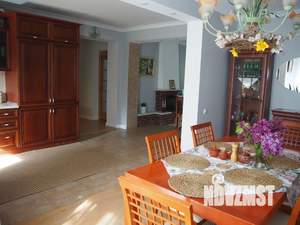 Дом 230м&sup2;, 2-этажный, посуточно, 