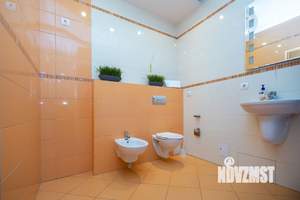 Дом 150м&sup2;, 4-этажный, посуточно, 