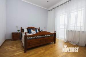 Дом 150м&sup2;, 4-этажный, посуточно, 