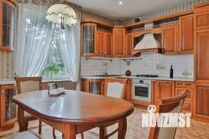 Дом 250м&sup2;, 2-этажный, посуточно, 