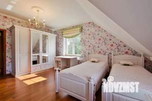 Дом 250м&sup2;, 2-этажный, посуточно, 