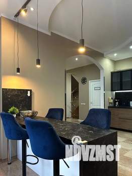 Дом 150м&sup2;, 4-этажный, посуточно, 