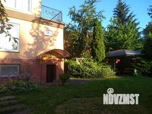 Дом 200м&sup2;, 3-этажный, посуточно, 