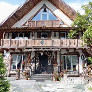 Дом 180м&sup2;, 3-этажный, посуточно, 