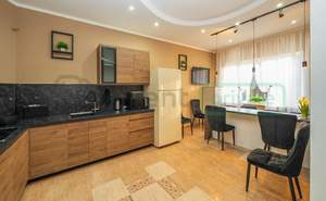 Дом 565м², 4-этажный, участок 6 сот.  