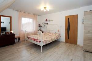 Дом 107м&sup2;, 2-этажный, участок 6 сот.  