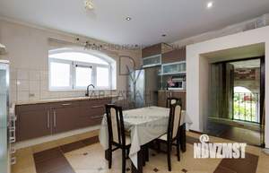 Дом 442м&sup2;, 3-этажный, участок 12 сот.  