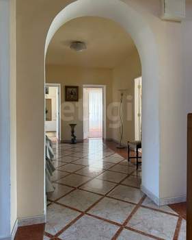 Дом 461м&sup2;, 3-этажный, участок 6 сот.  