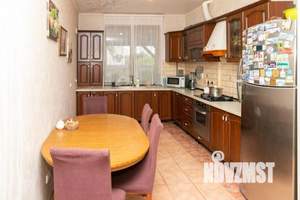 Таунхаус 177м&sup2;, 3-этажный, участок 3 сот.  