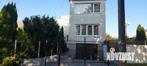 Дом 216м², 3-этажный, участок 9 сот.  