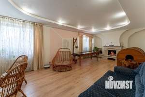 Коттедж 431м², 3-этажный, участок 6 сот.  