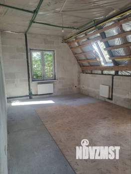 Дом 218м&sup2;, 3-этажный, участок 6 сот.  