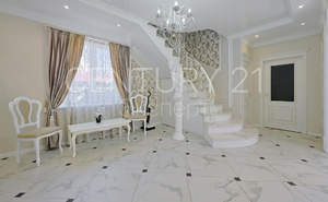 Дом 175м&sup2;, 3-этажный, участок 8 сот.  