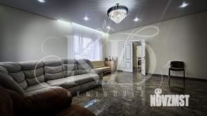 Дом 180м&sup2;, 2-этажный, участок 6 сот.  